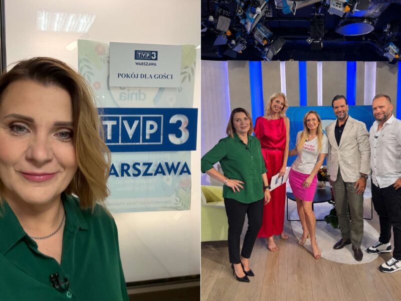 Przewodnik Kampinoskich Przygód podczas programu telewizyjnego o atrakcjach Mazowsza.